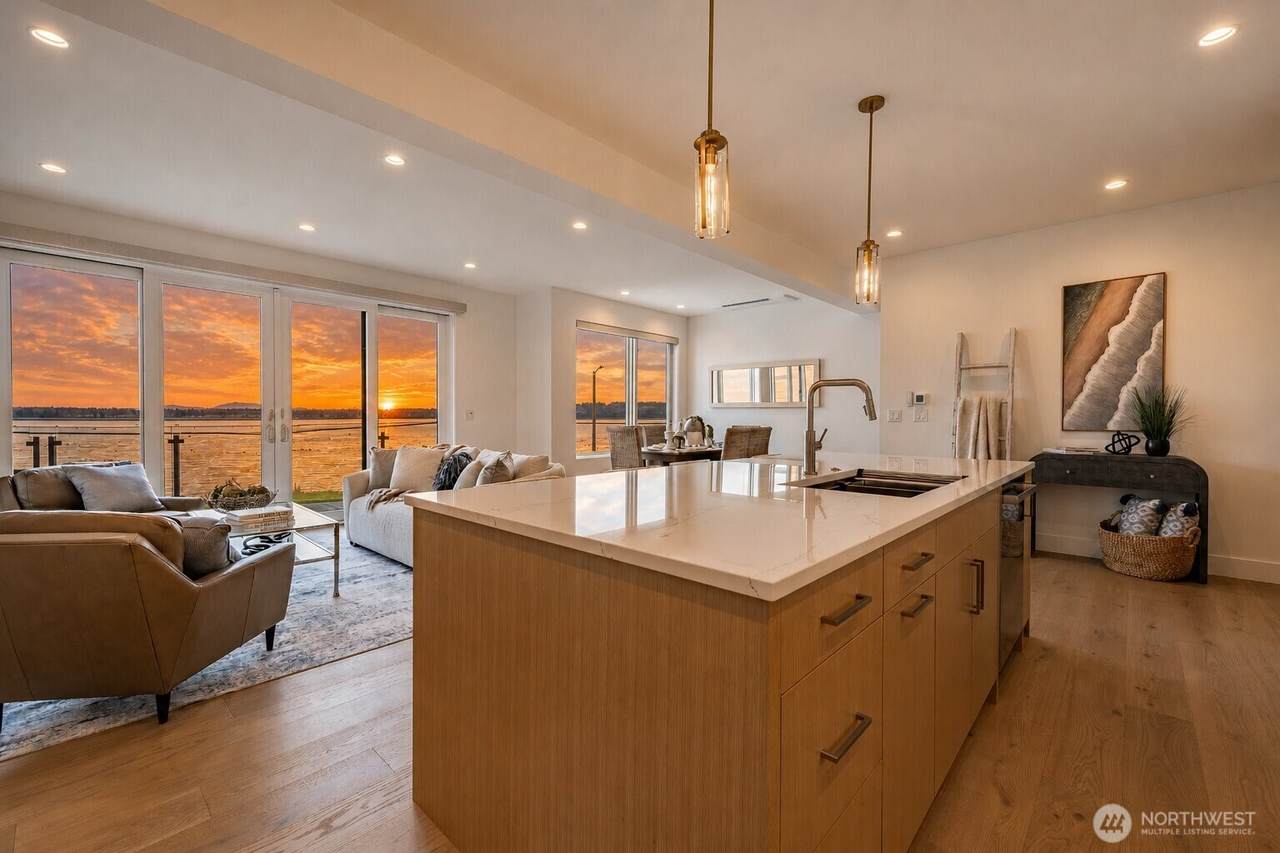 1557 Mitchell Avenue - Photo 1