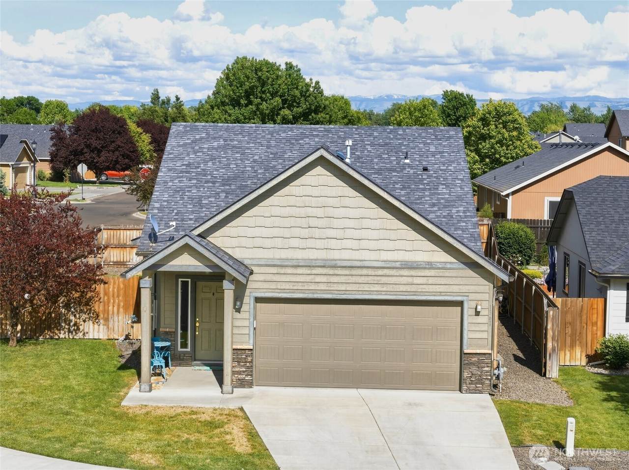 1361 Greeley Street - Photo 1