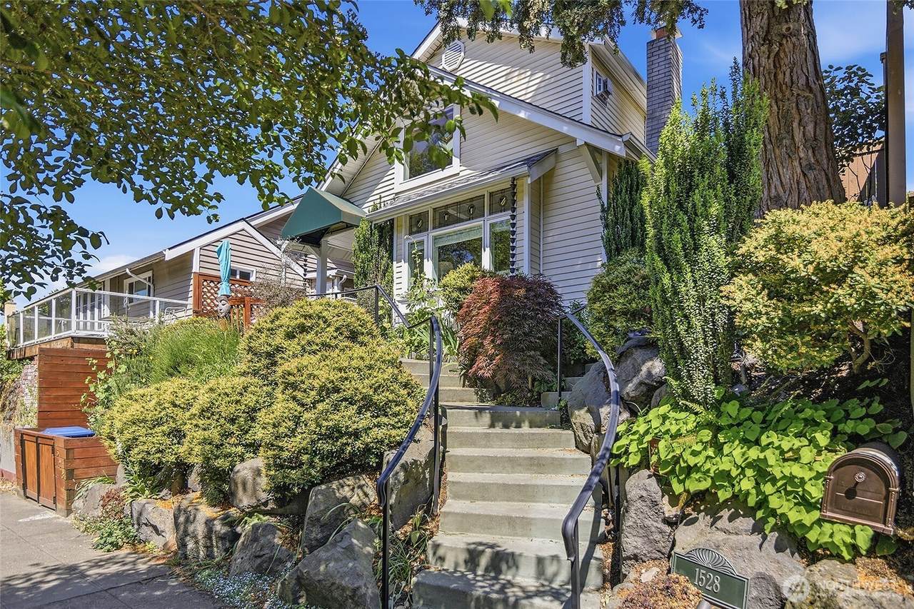 1528 1st Avenue - Photo 1