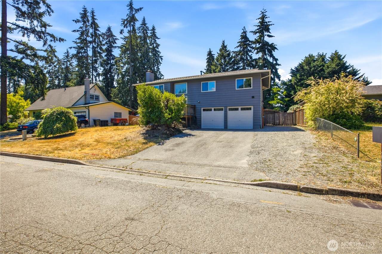 14019 146th Avenue - Photo 1