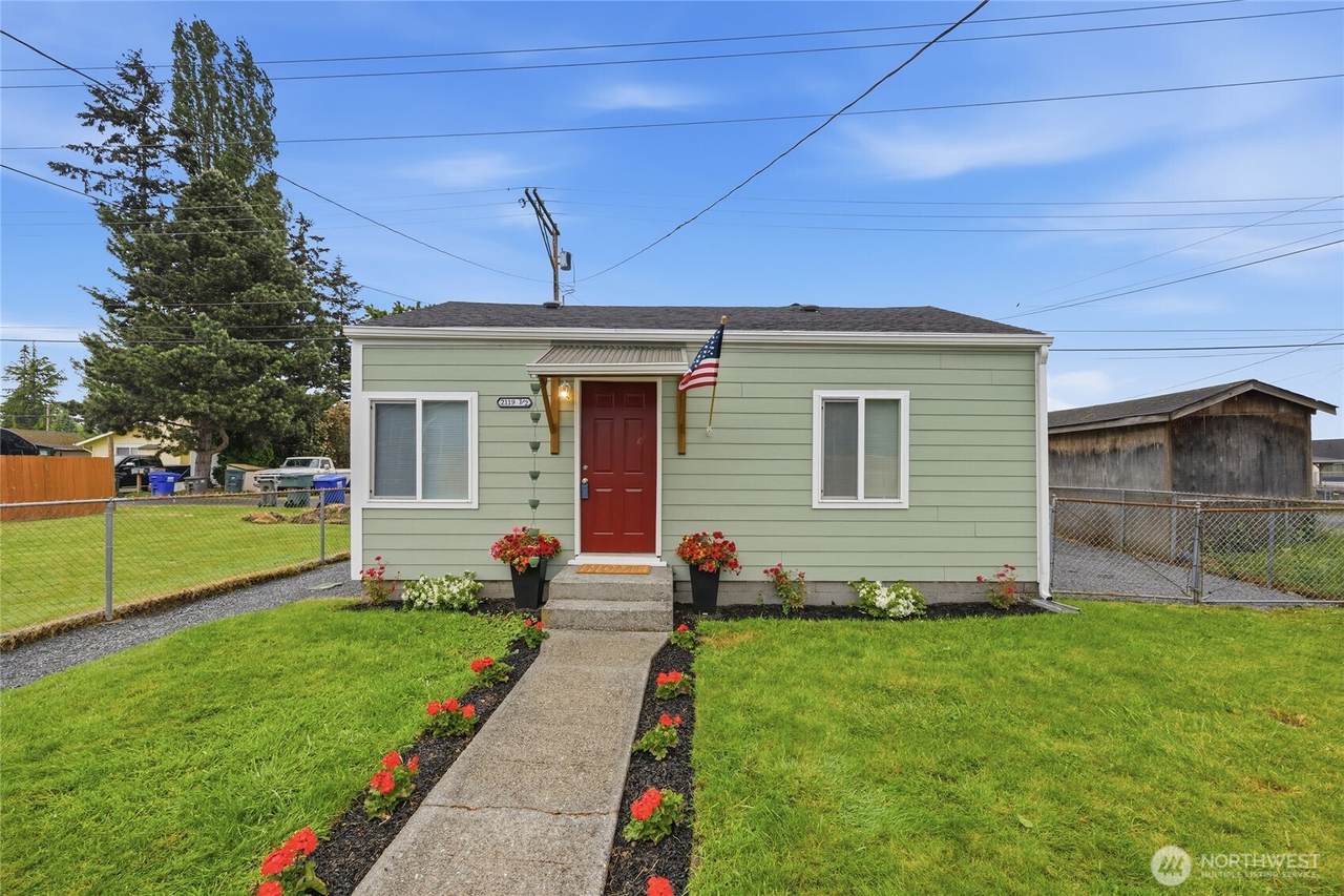 2119 Walnut Street - Photo 1