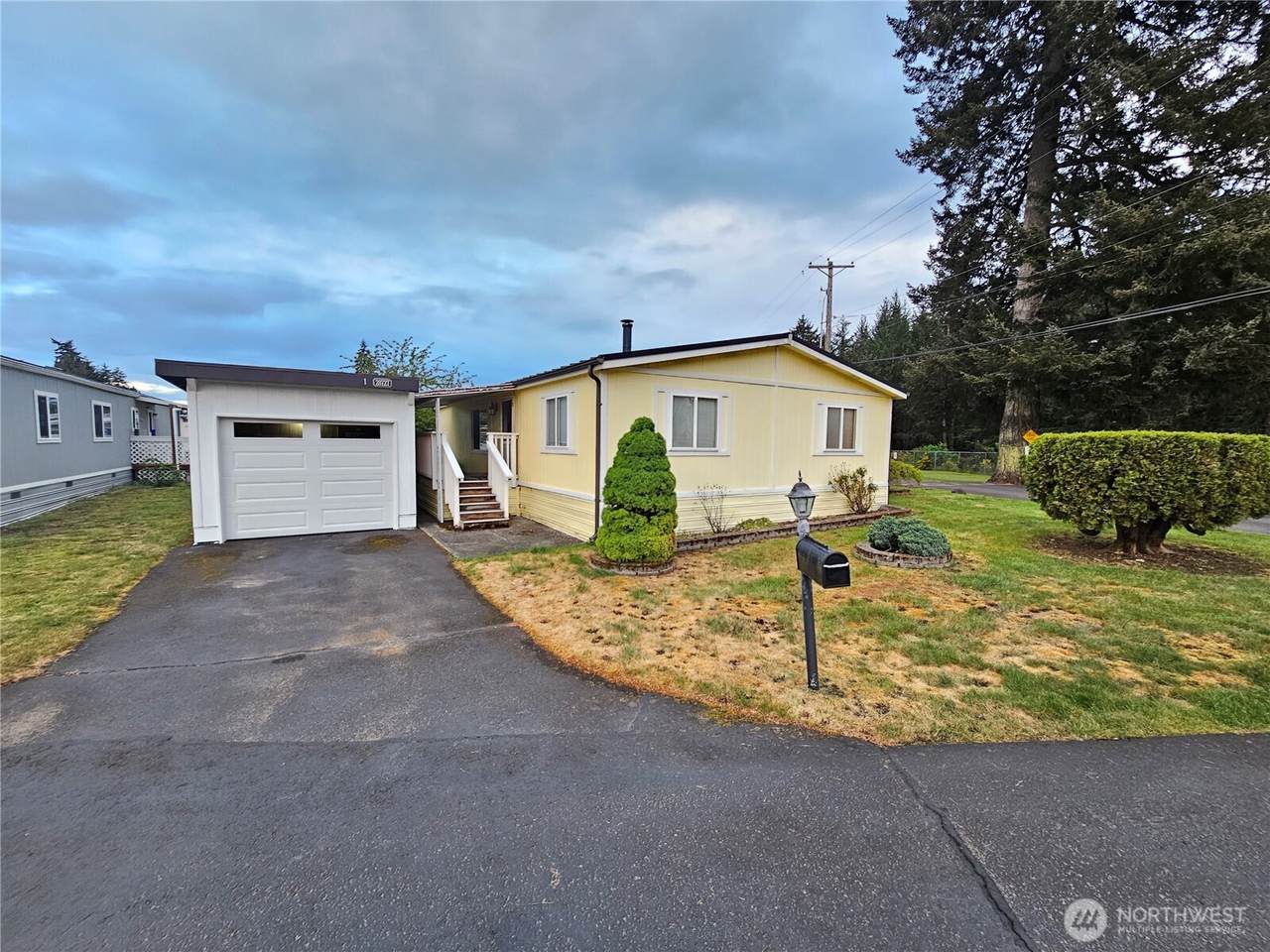 20727 8th Avenue Ct - Photo 1