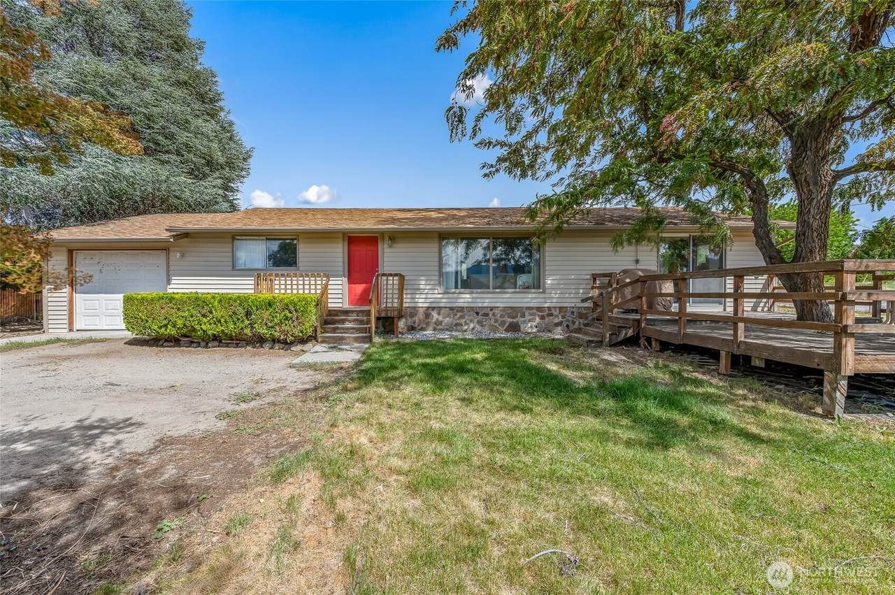 21 31 Street - Photo 1