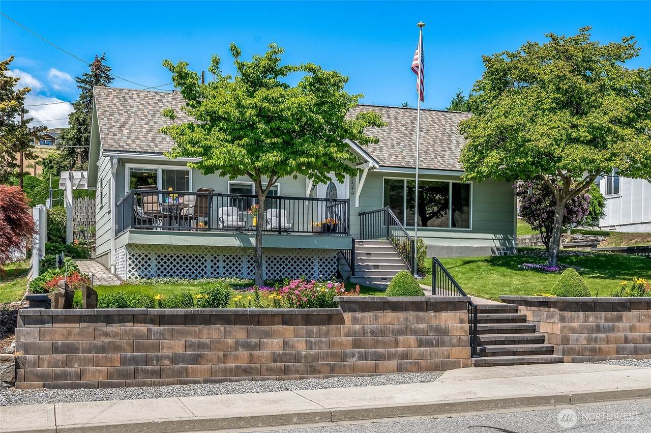2548 Entiat Way - Photo 1