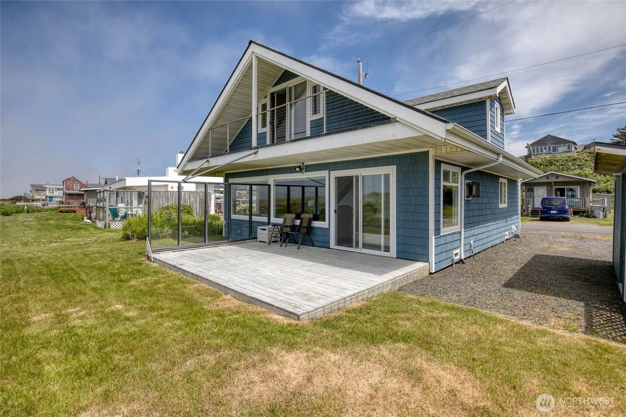 47811 Pacific Avenue - Photo 1