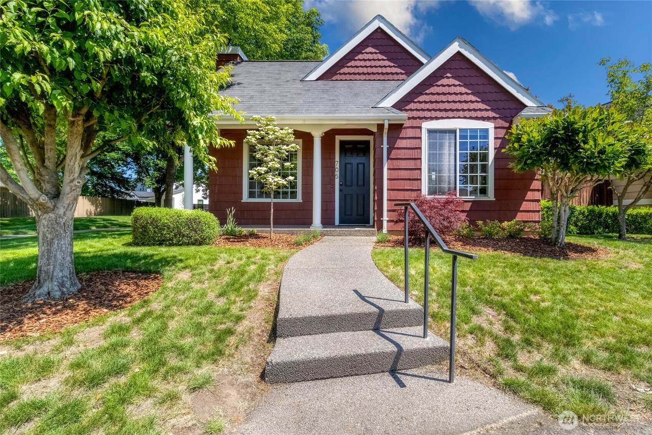 705 Creekside Drive - Photo 1