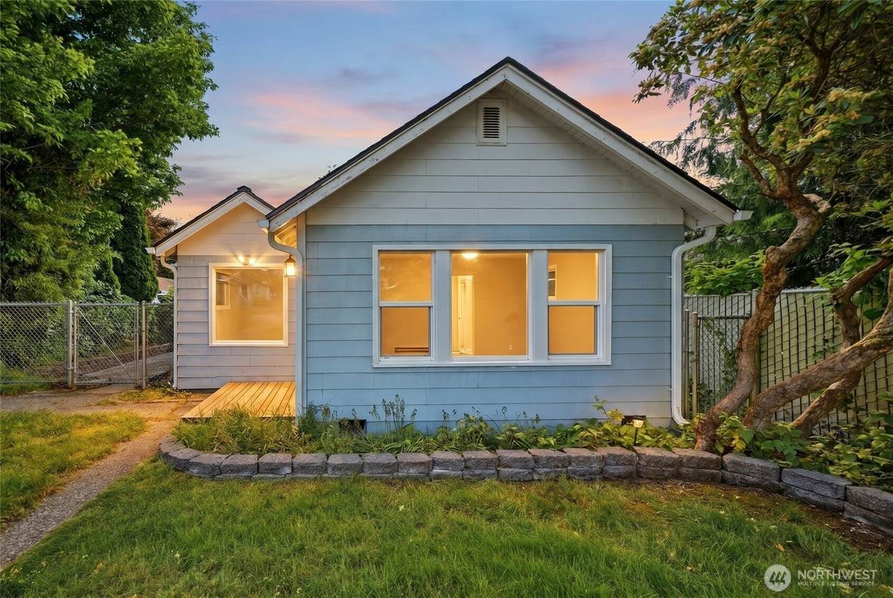 10330 Stone Avenue - Photo 1