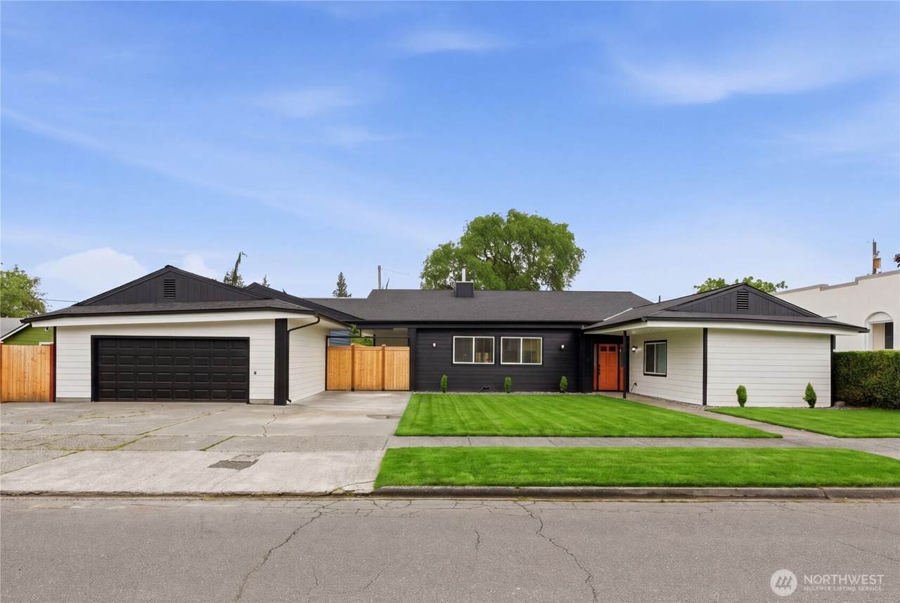 307 11th Street - Photo 1