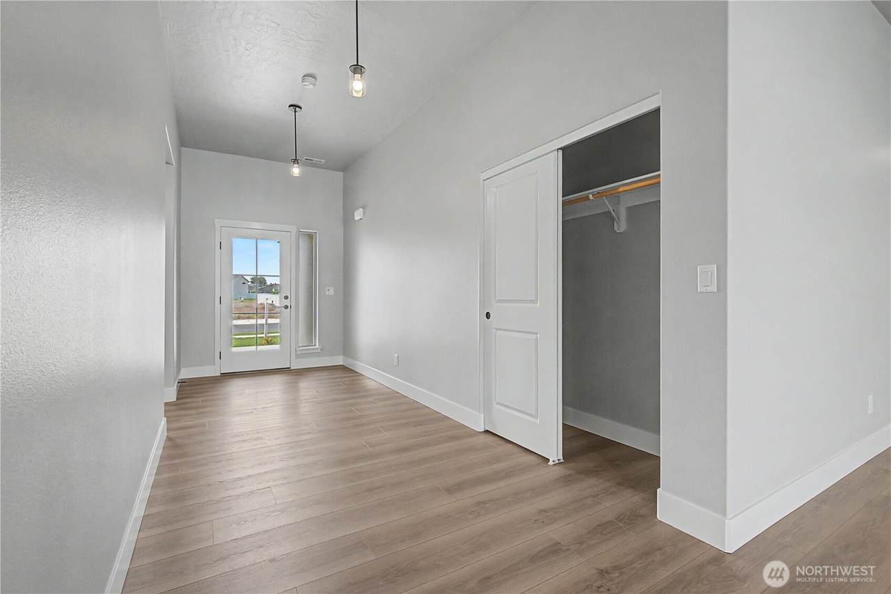 https://bt-photos.global.ssl.fastly.net/nwmls/1280_boomver_1_2526776-1.jpg
