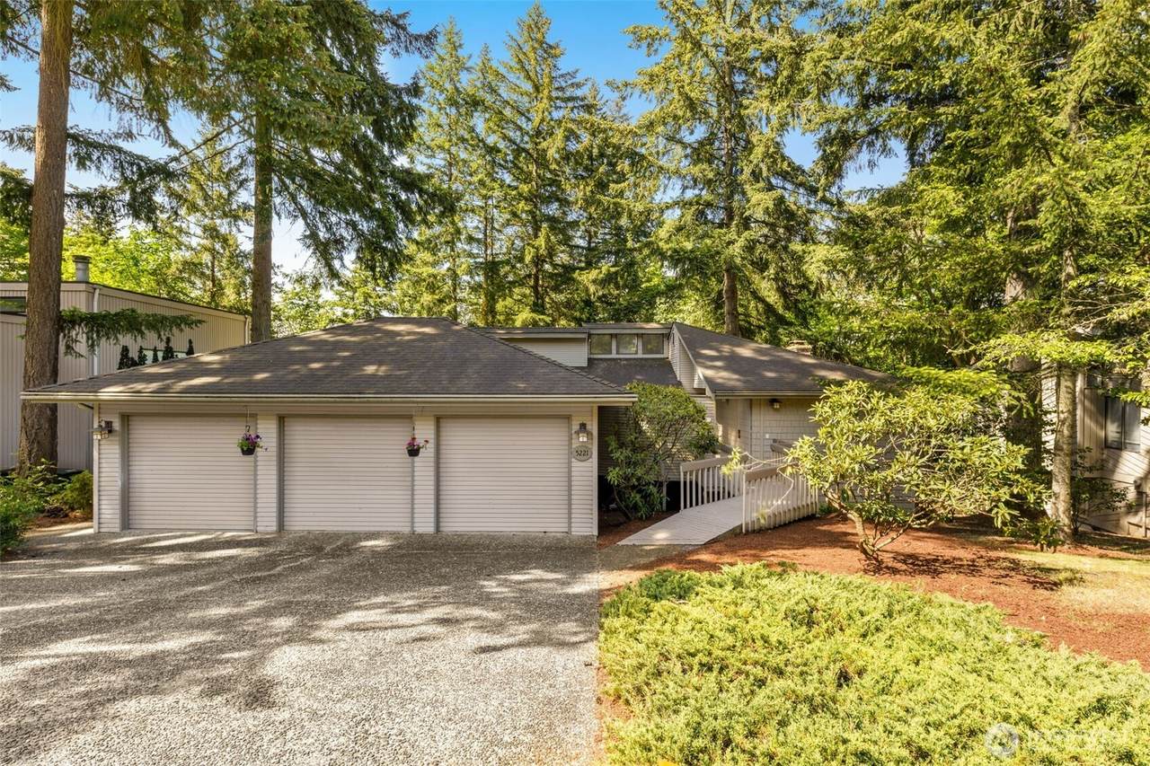 5221 Somerset Drive - Photo 1