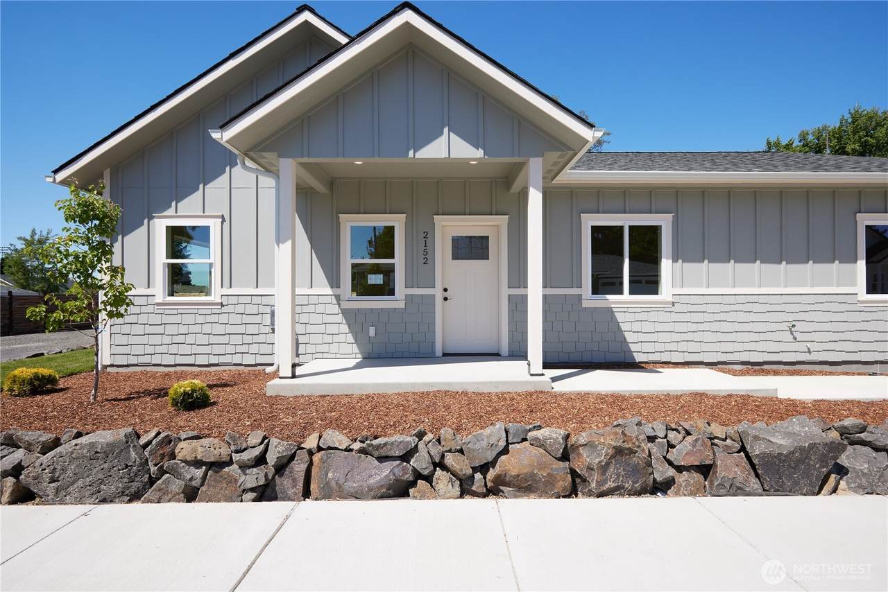 2152 Solara Lane - Photo 1