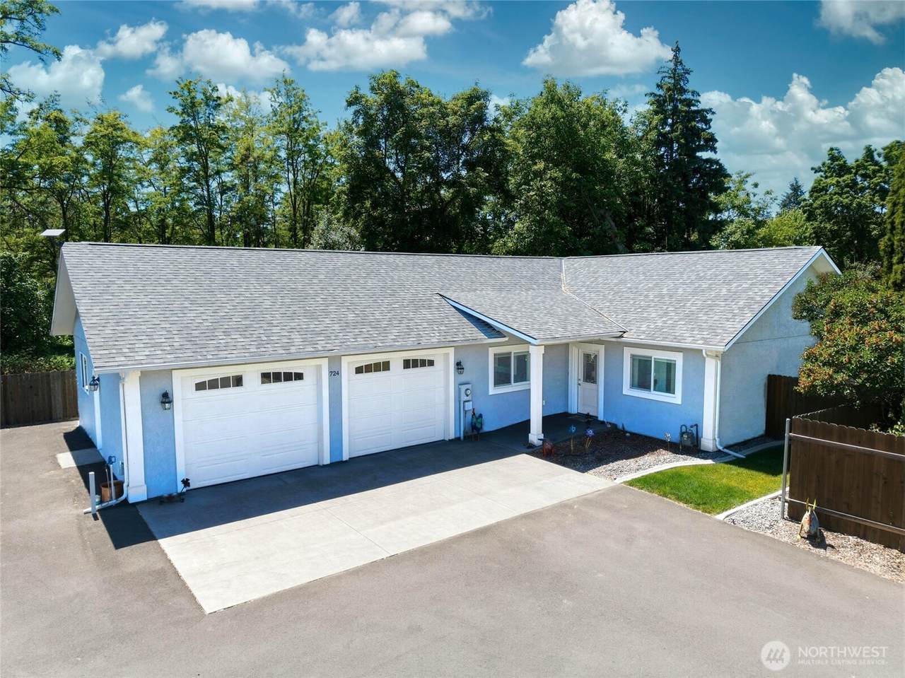 724 Juniper Street - Photo 1