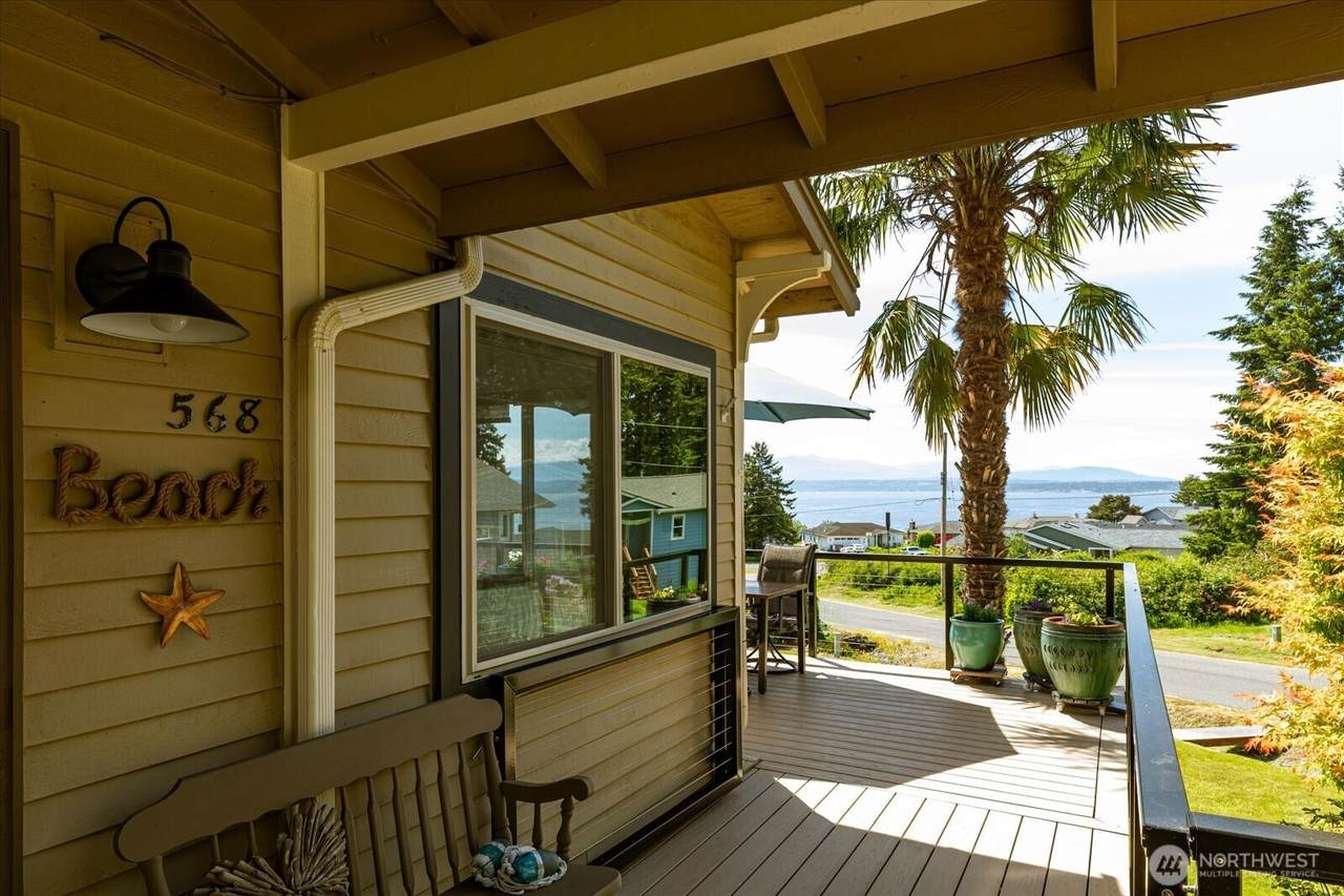 568 Dolphin Drive - Photo 1