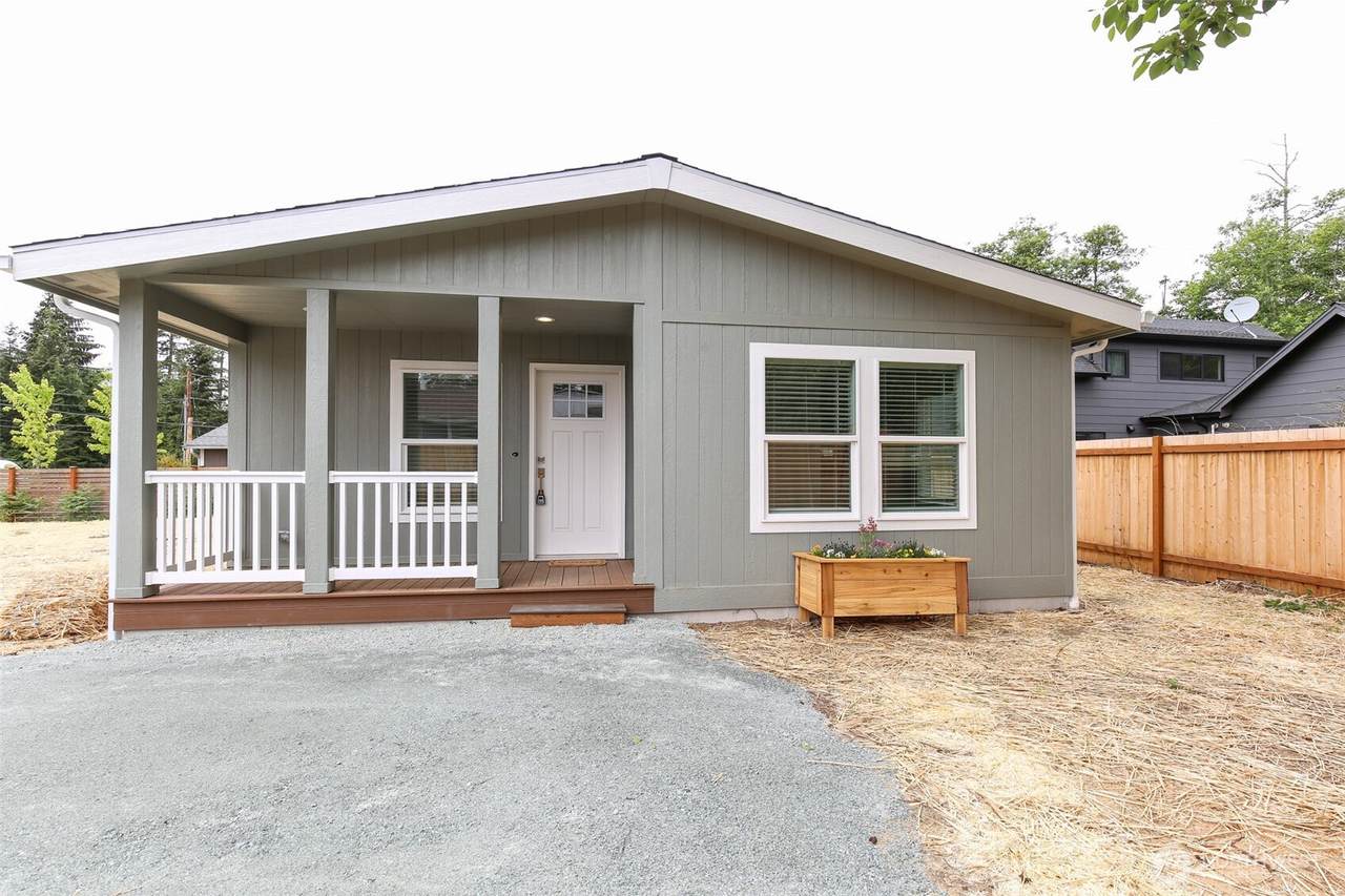 425 Mitchell Drive - Photo 1