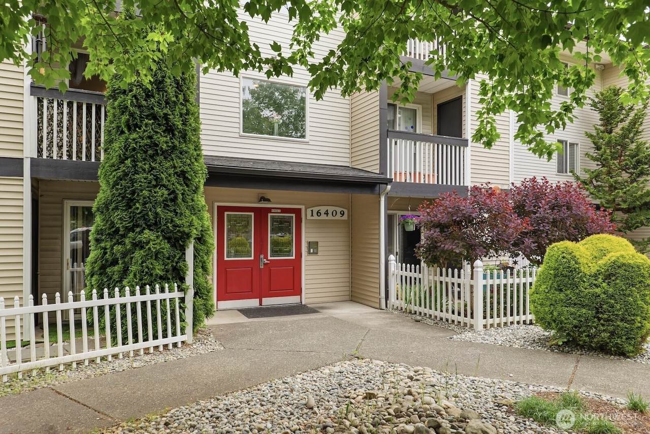 16409 Currie Road - Photo 1