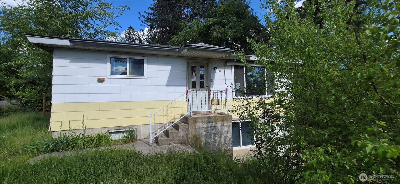 611 Farr Rd - Photo 1