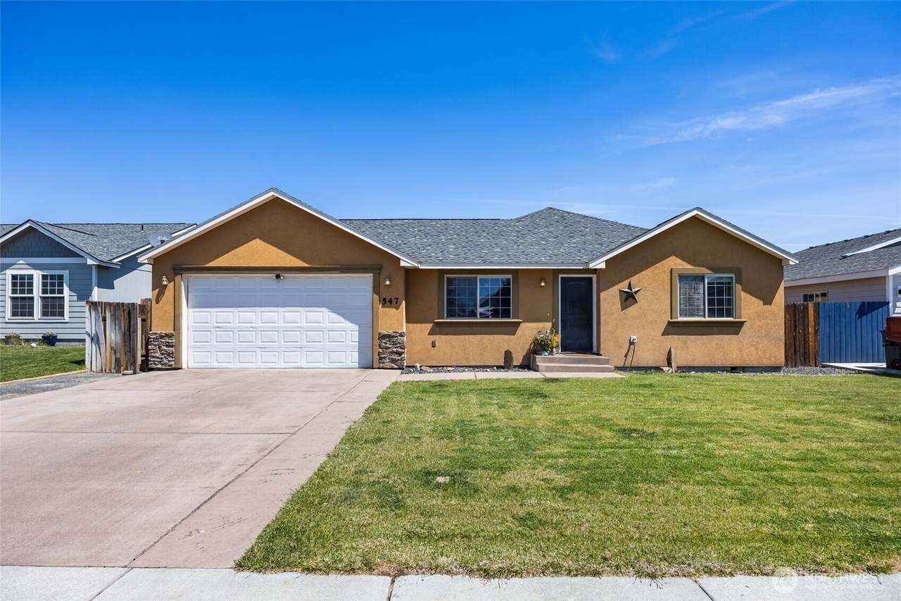 547 Bayside Street - Photo 1