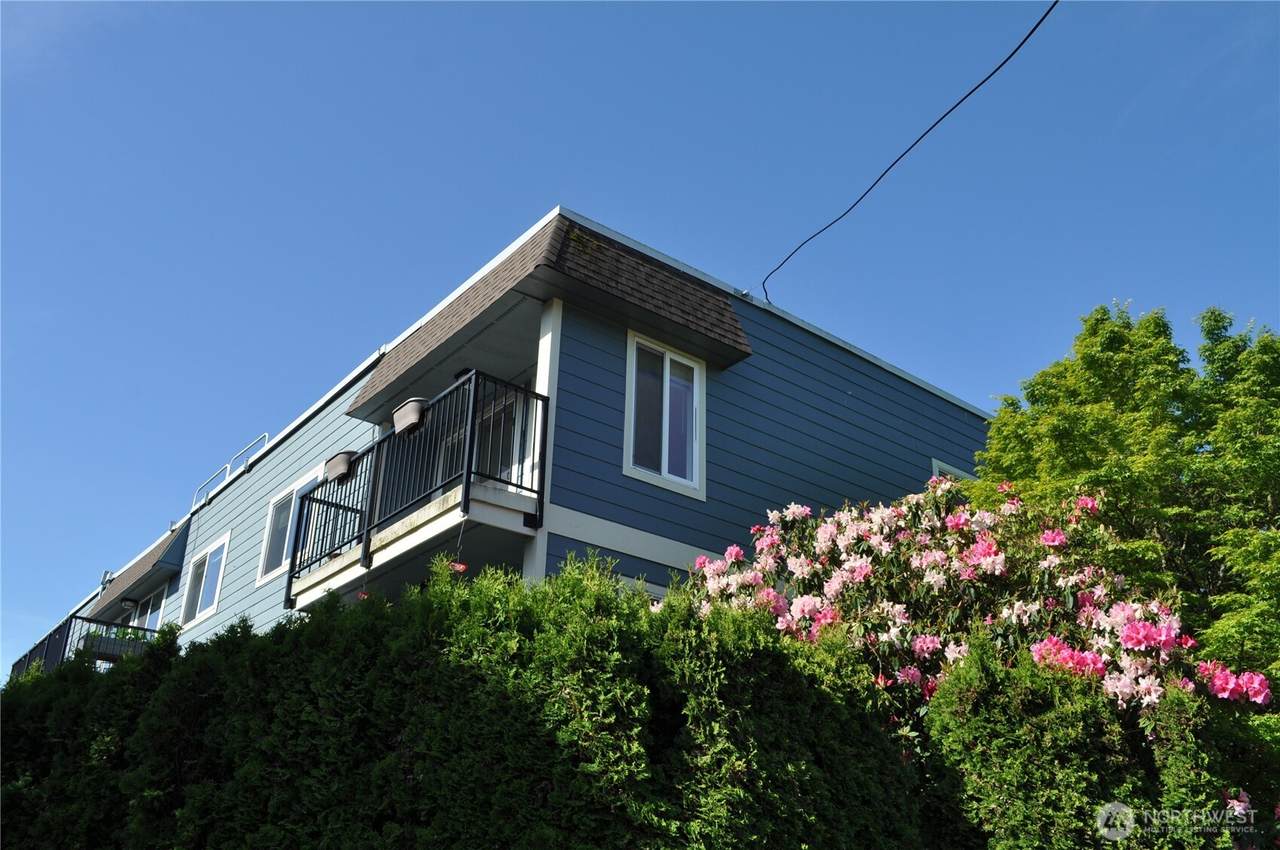 10110 Greenwood Avenue - Photo 1