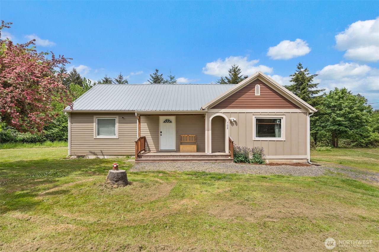 702 King Road - Photo 1