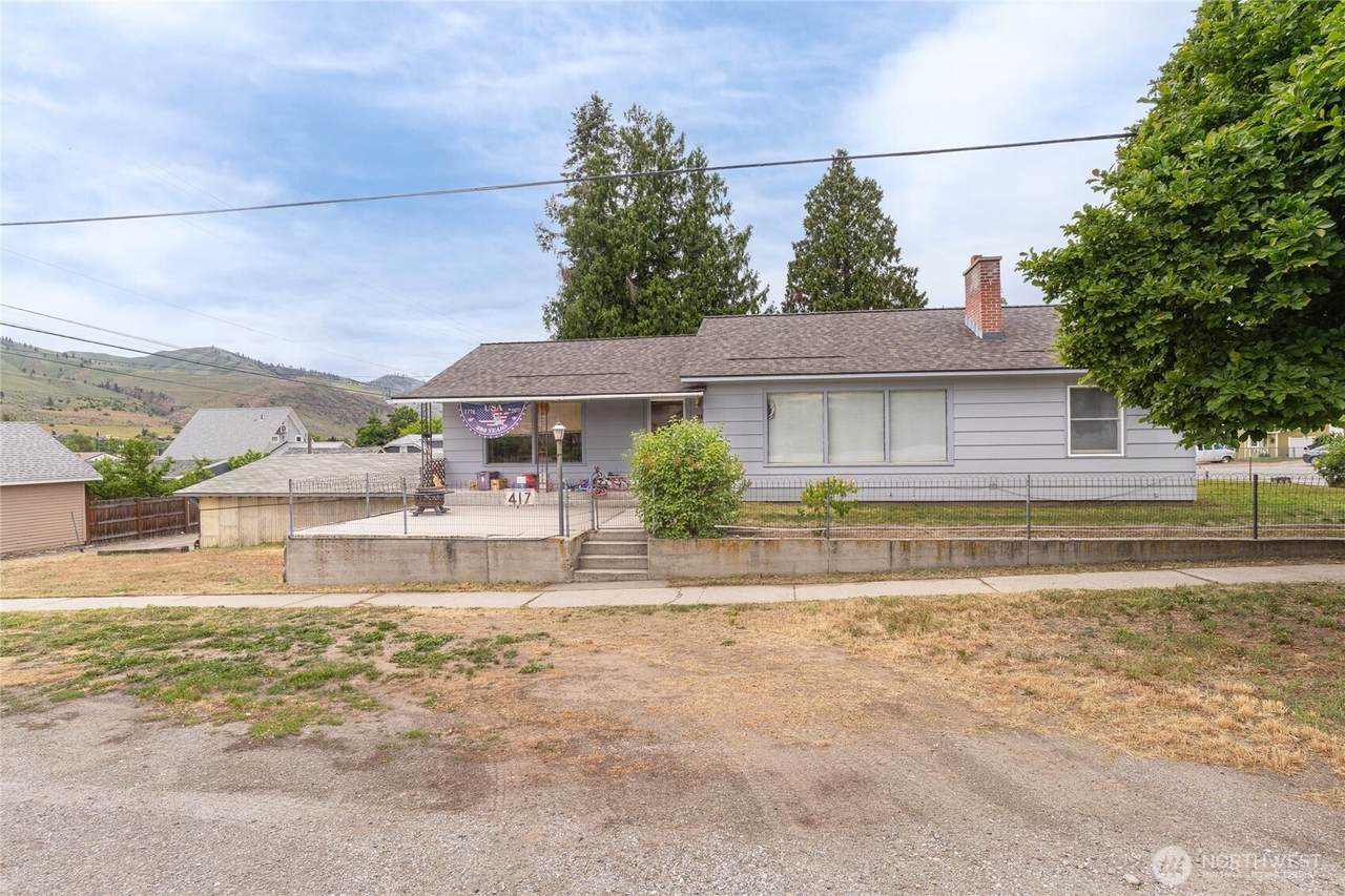 417 Sanders Street - Photo 1