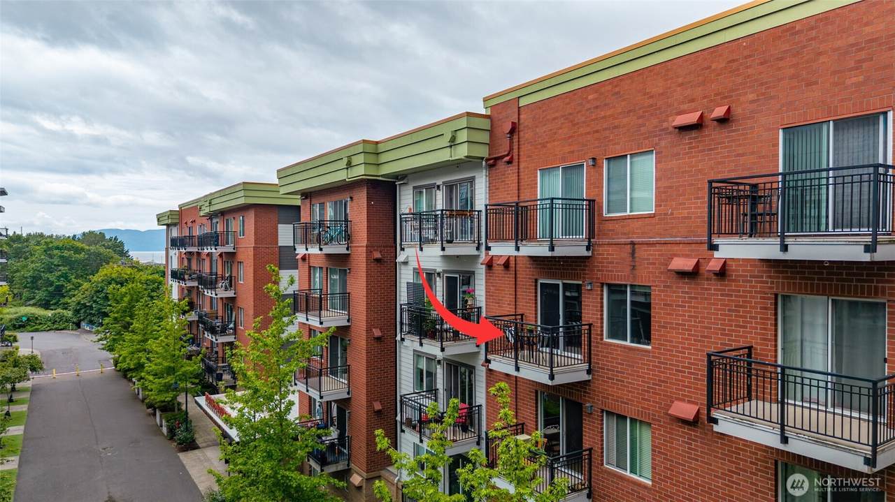 1015 Railroad Avenue - Photo 1