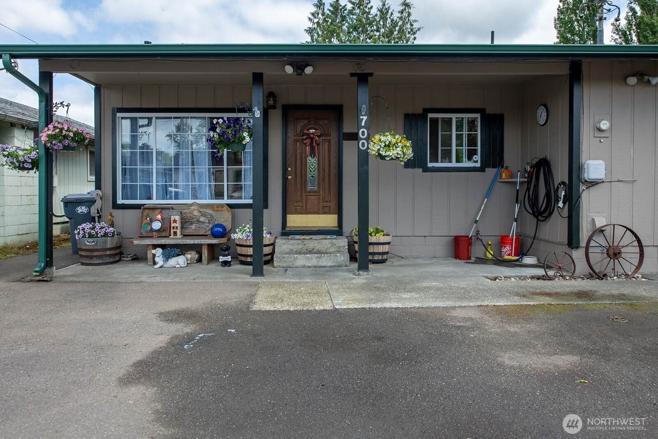700 Harding Road - Photo 1