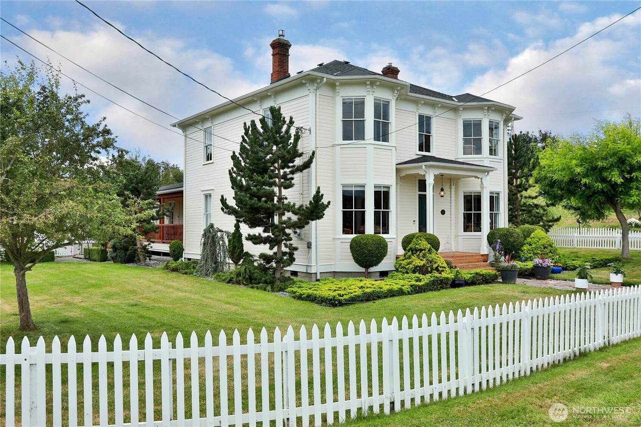 501 9th Street - Photo 1