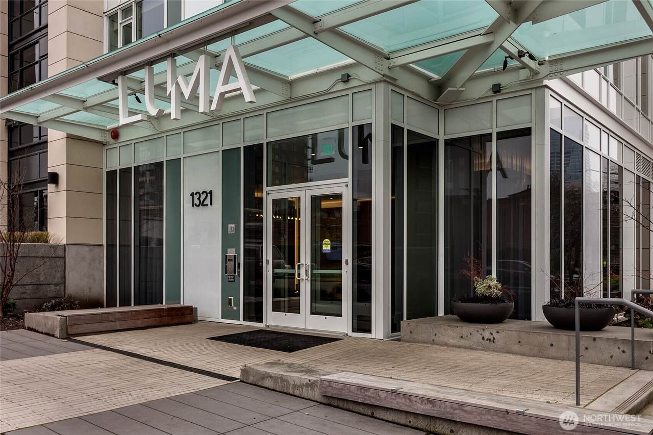 1321 Seneca Street - Photo 1