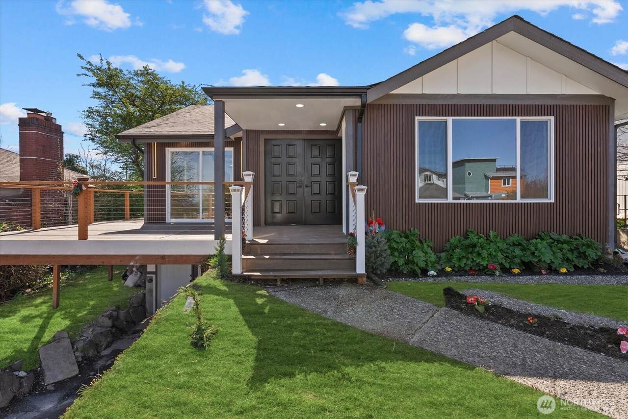 7915 Lakeridge Drive - Photo 1