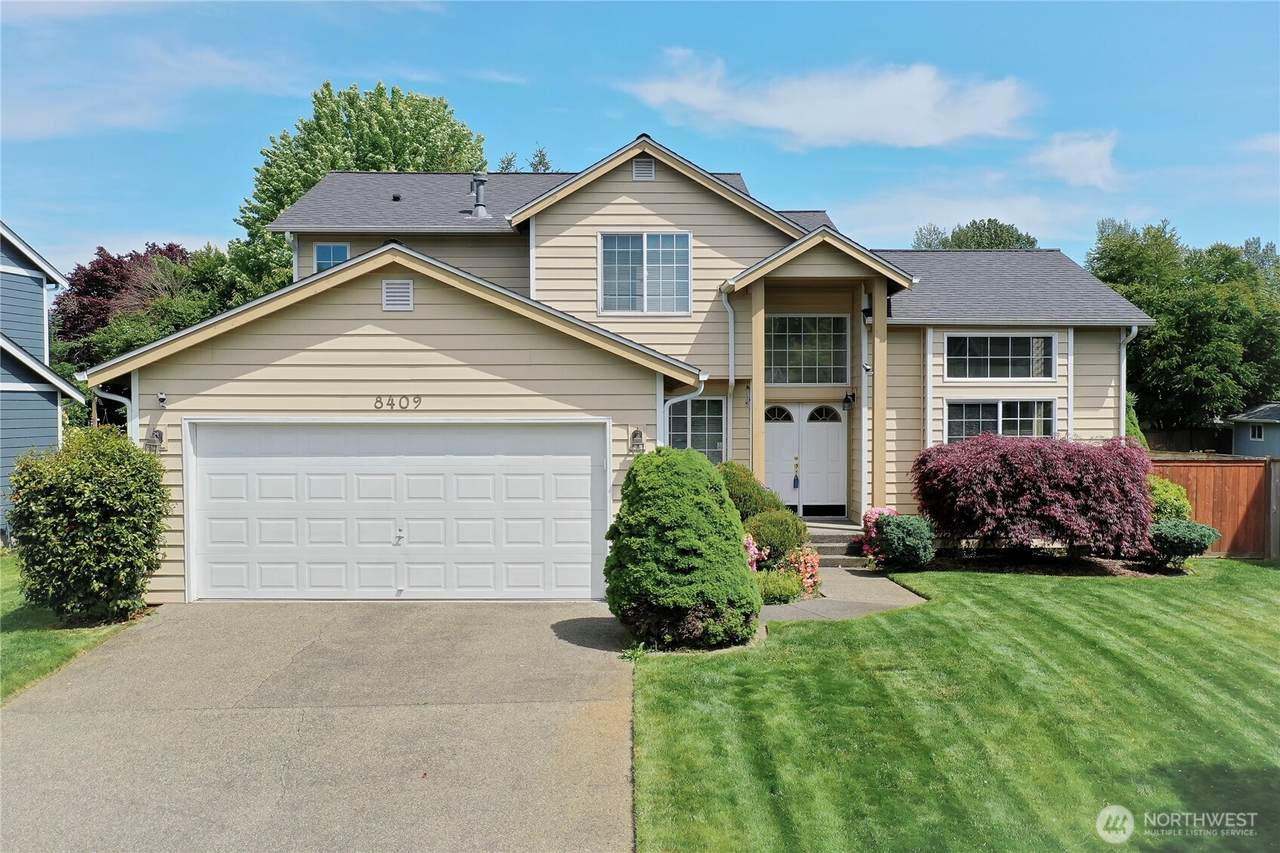 8409 152nd Avenue - Photo 1