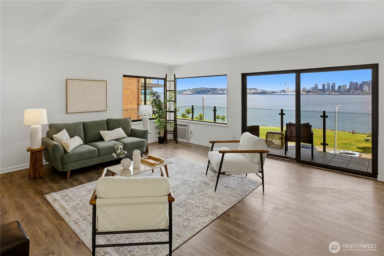 1737 Harbor Avenue - Photo 1