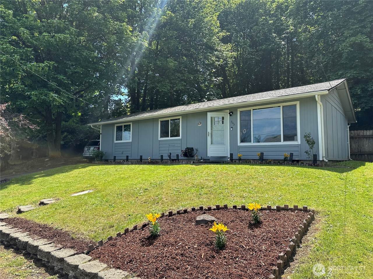 705 Grandview Avenue - Photo 1