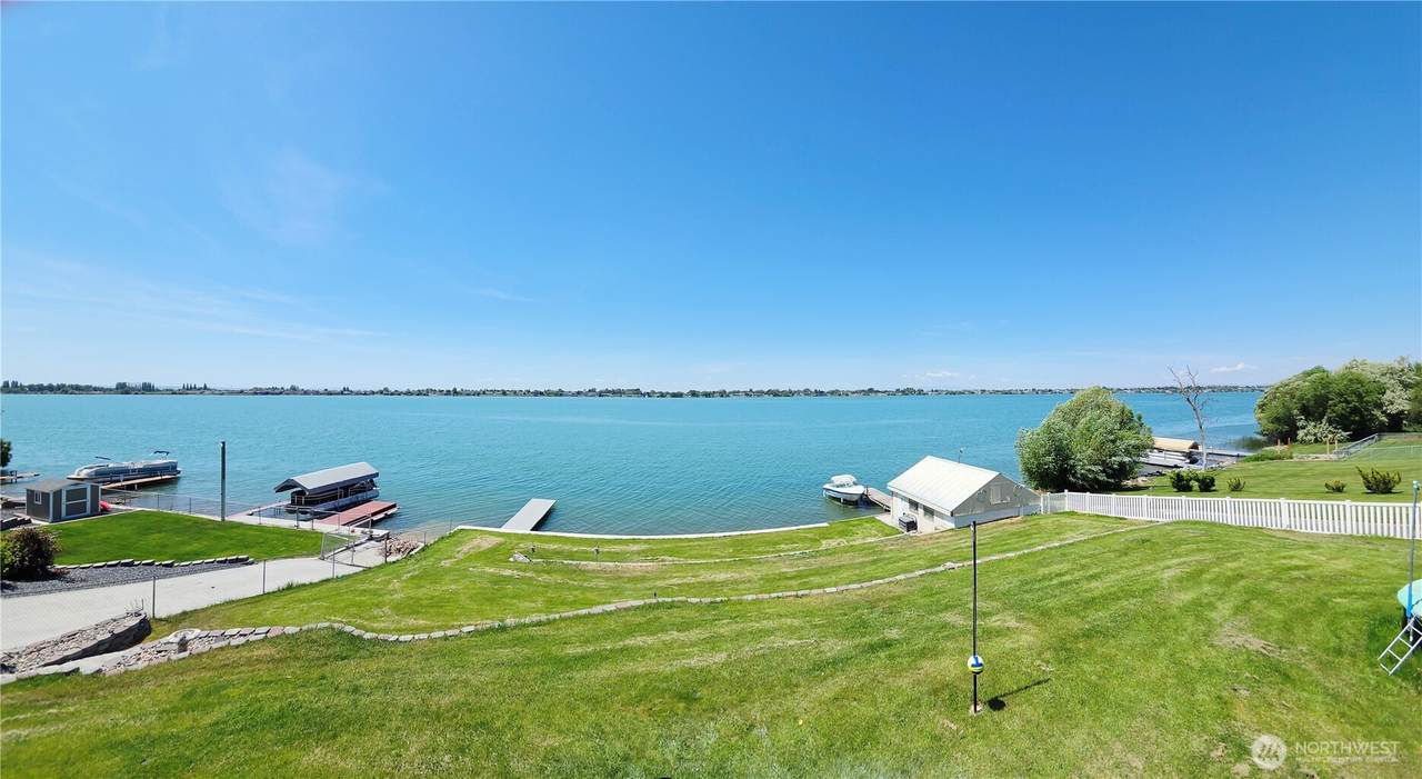 2360 Elgin Road - Photo 1