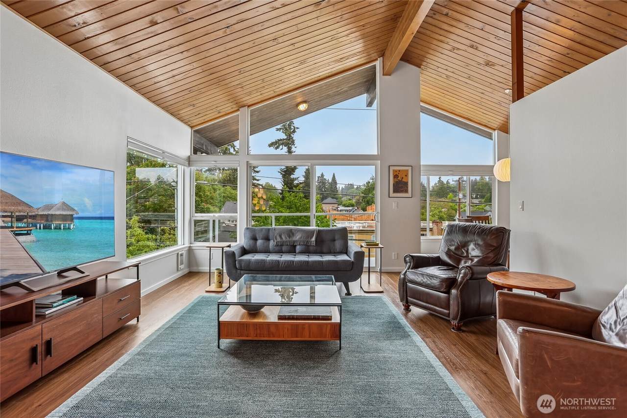 5249 40th Avenue - Photo 1