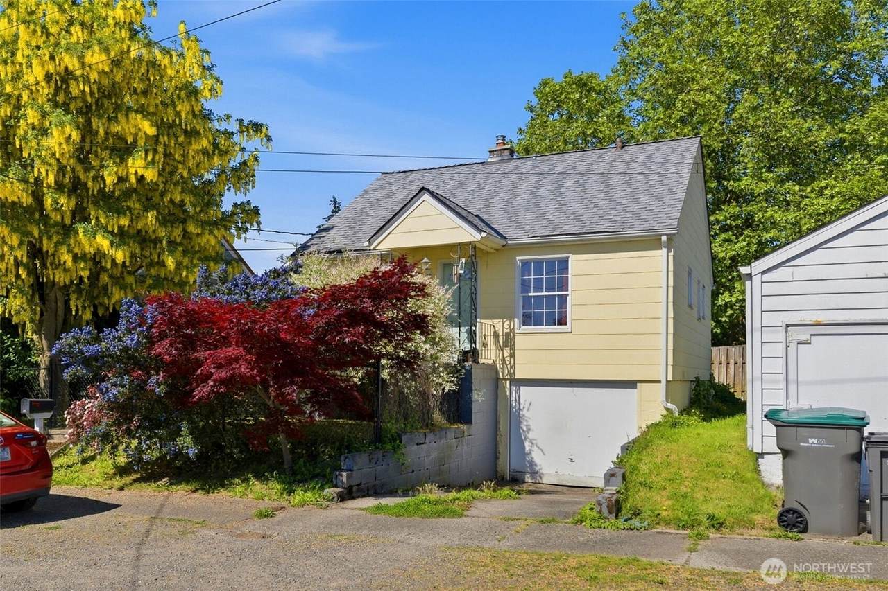 805 Roosevelt Avenue - Photo 1