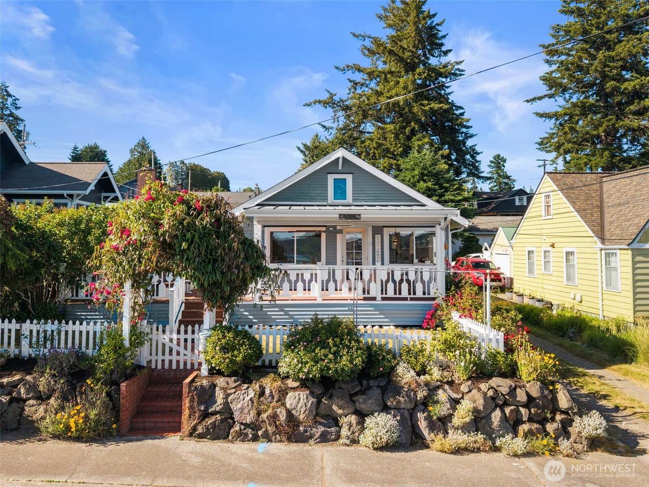 2708 10th Street - Photo 1