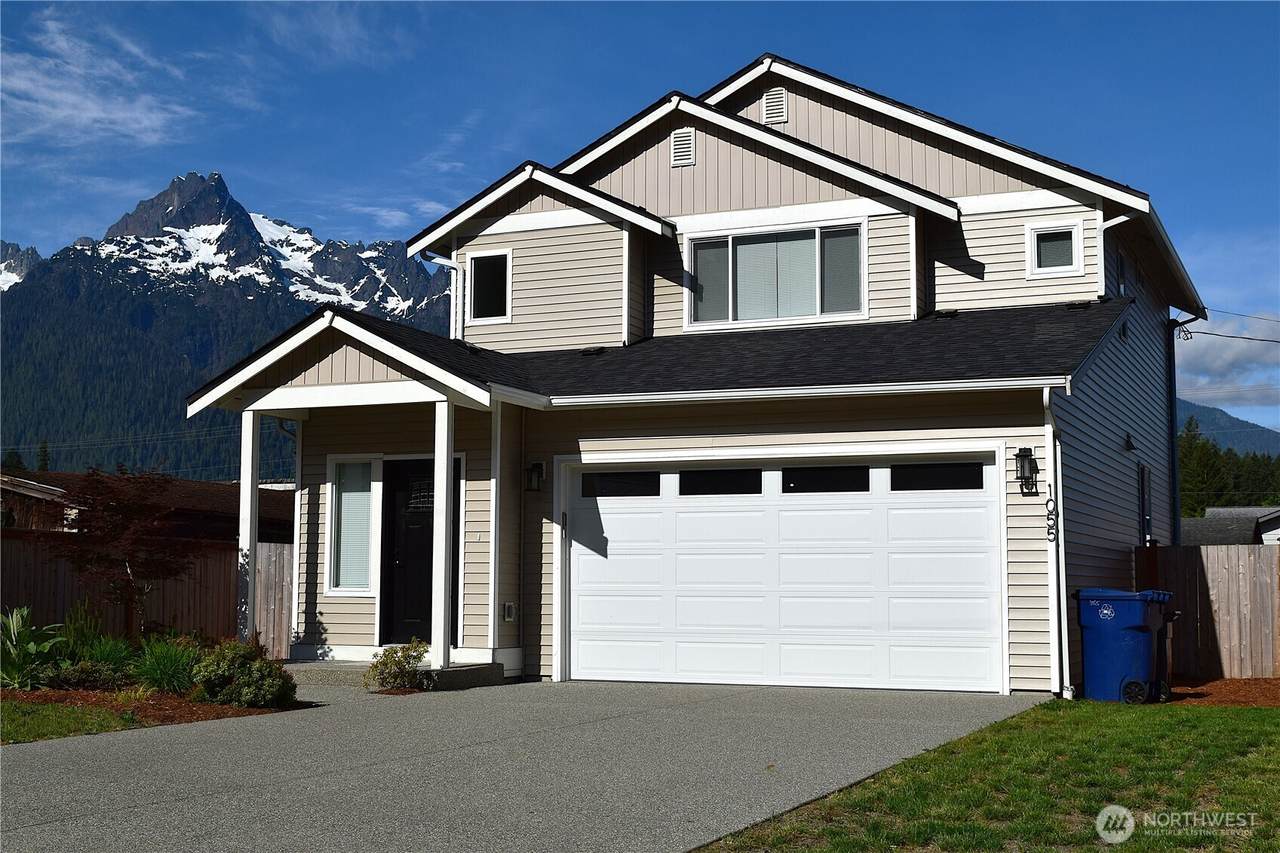 1055 Montague Avenue - Photo 1