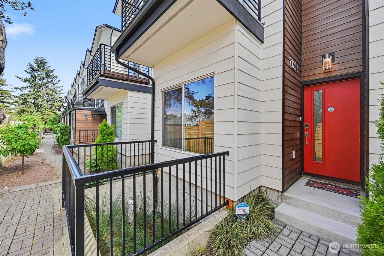 7120 B Beacon Avenue - Photo 1