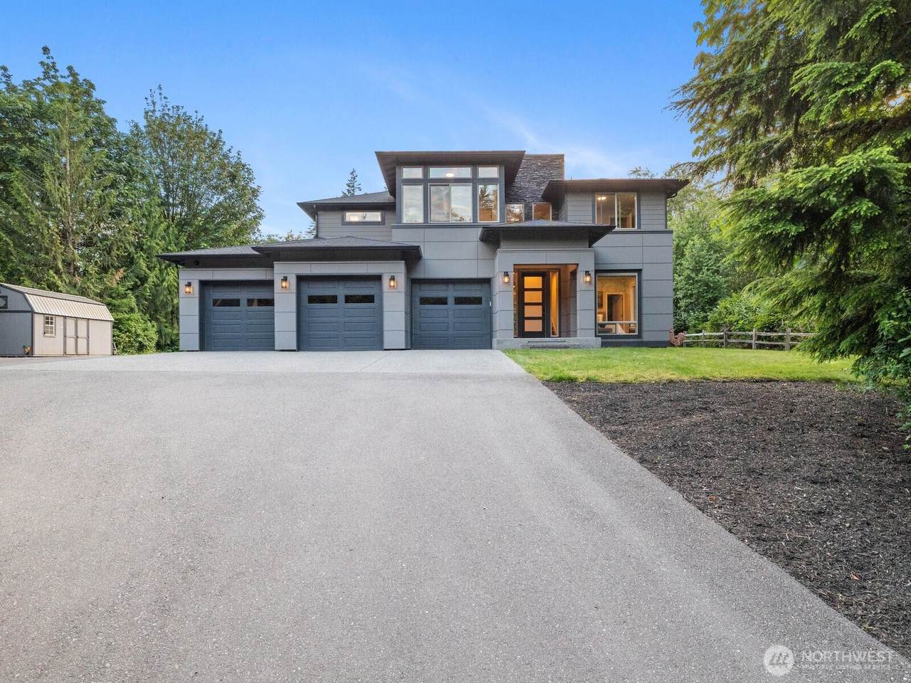1608 161ST AVE SE - Photo 1
