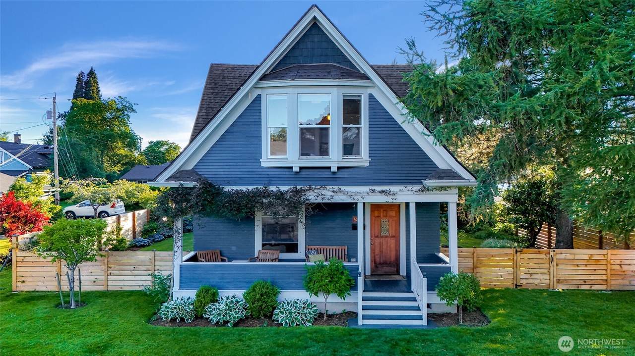 2429 Spruce St - Photo 1