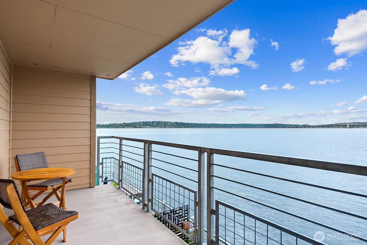 334 Lakeside Avenue - Photo 1