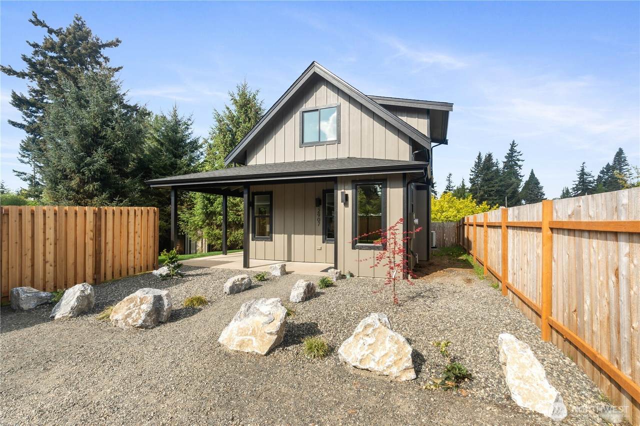 2907 Cedarwood Avenue - Photo 1