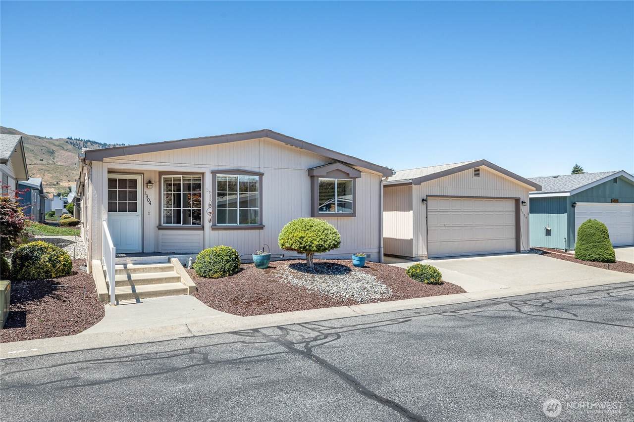1304 Icicle Place - Photo 1