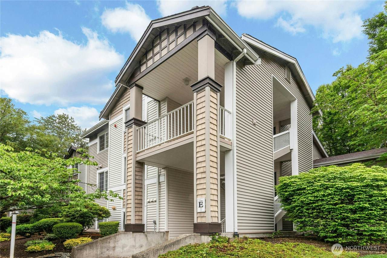 25235 Klahanie Boulevard - Photo 1