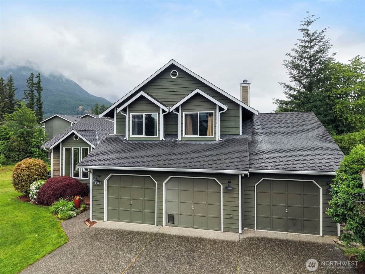 1340 Maloney Grove Avenue - Photo 1