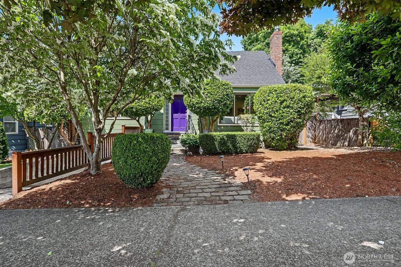 6519 40th Avenue - Photo 1