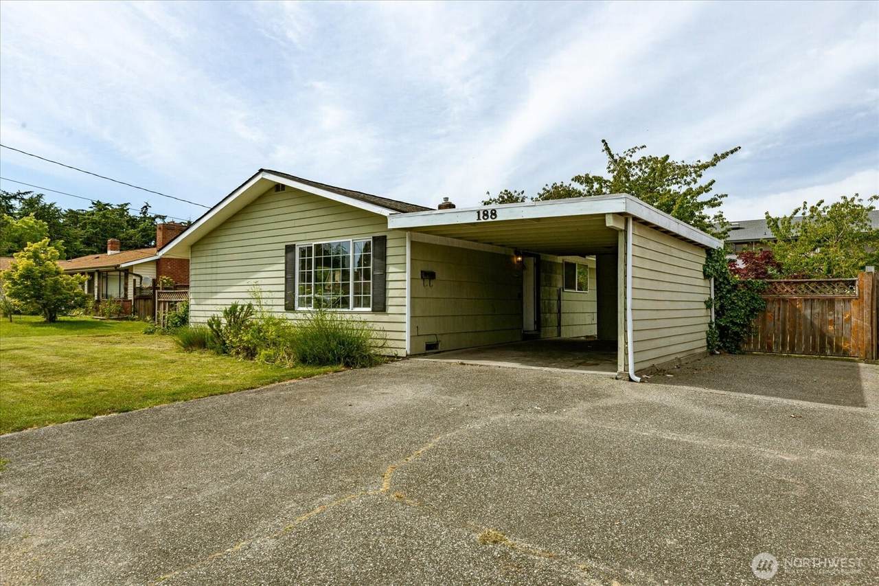 188 8th Avenue - Photo 1