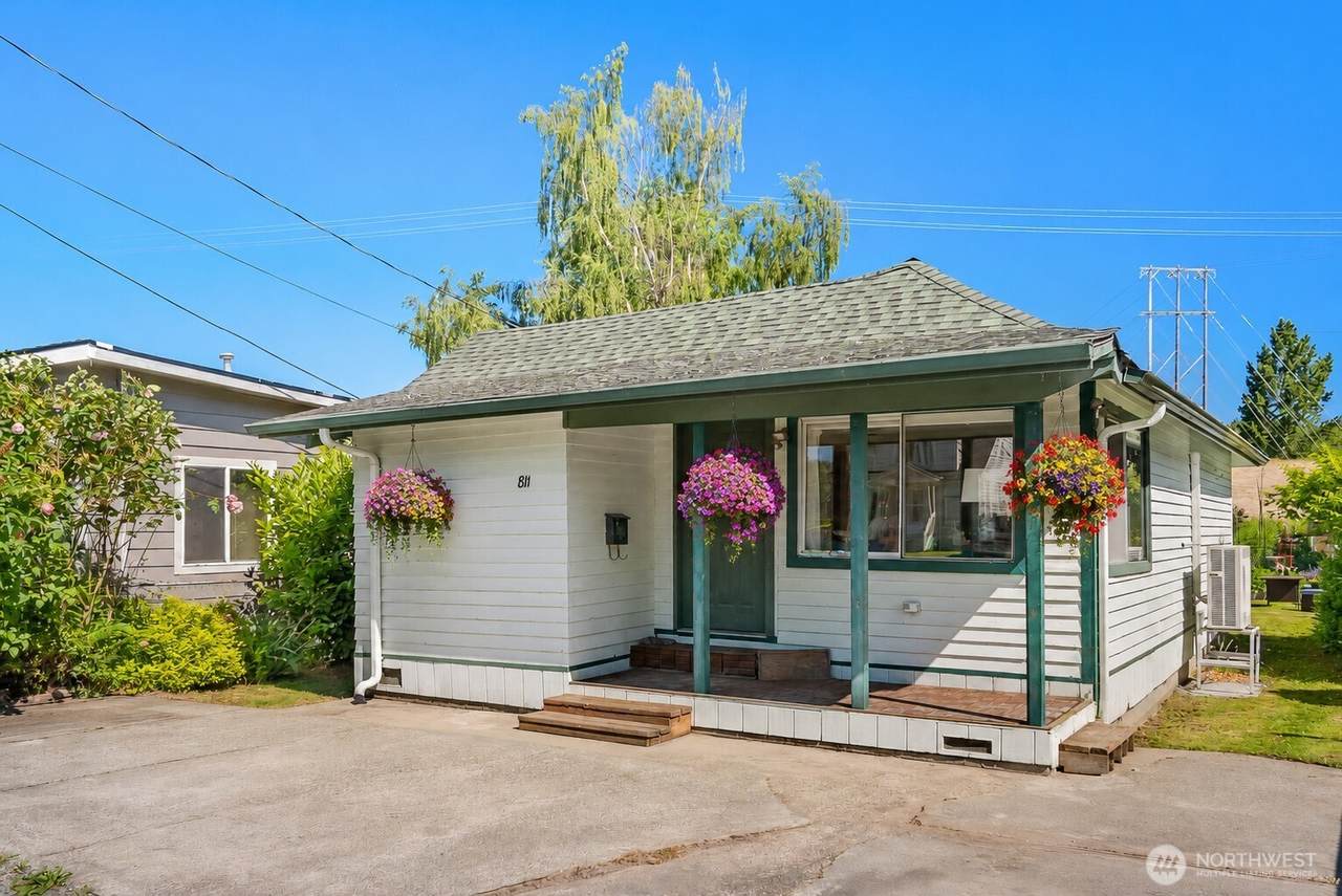 811 Hazel Street - Photo 1