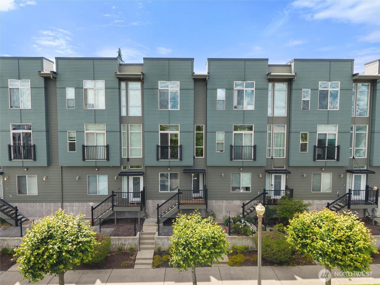 2136 G Street - Photo 1