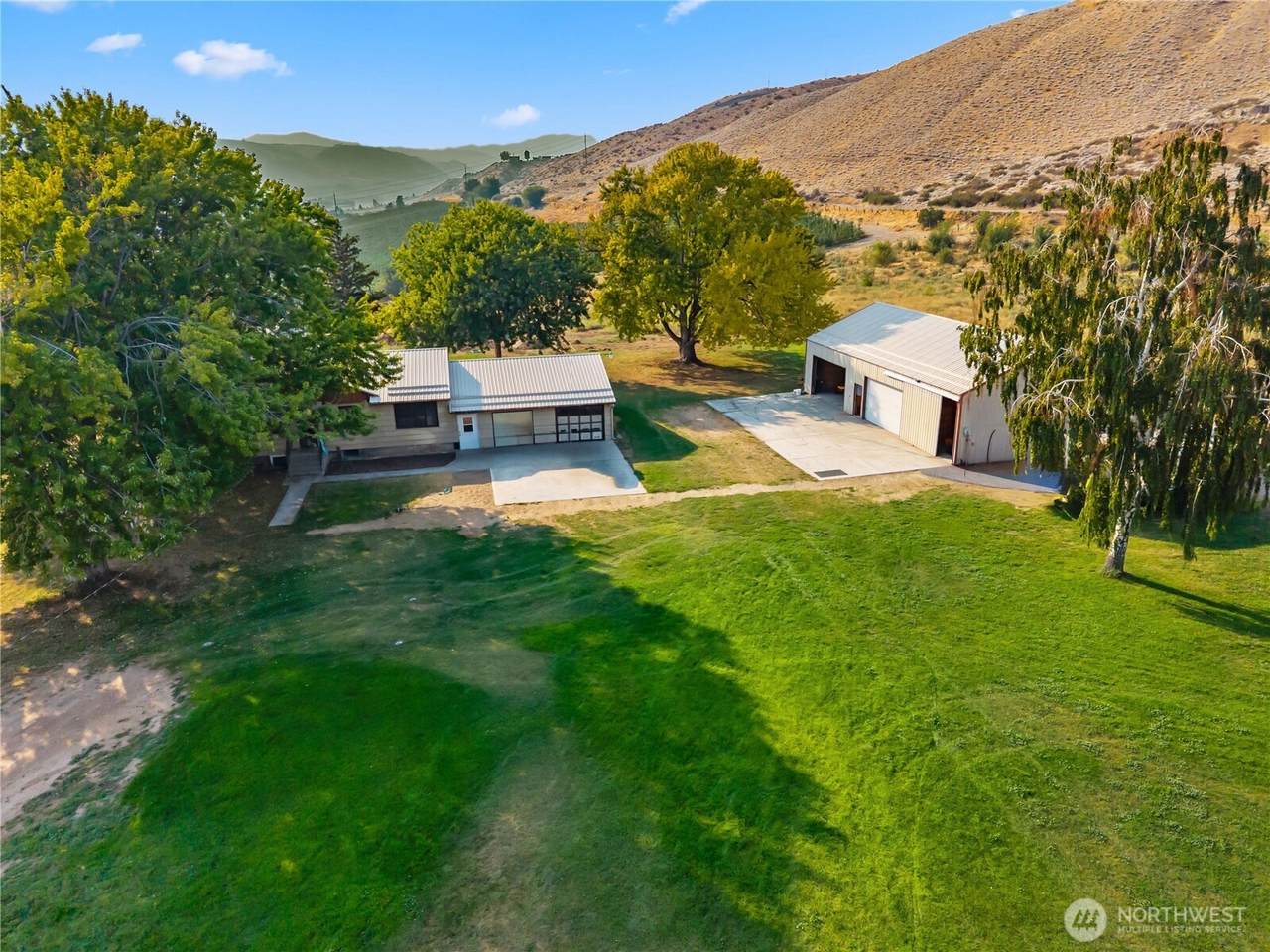 1550 Pear Lane - Photo 1